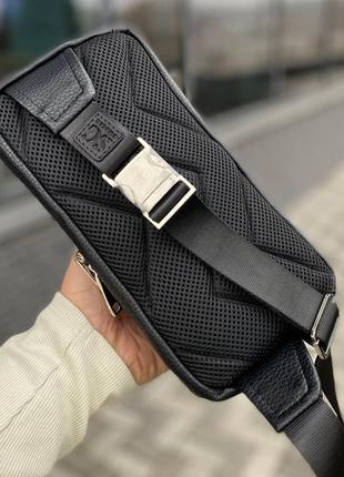 Нагрудная кожаная мужская сумка pu экокожа стильная вместительная черная сумка слинг5 фото
