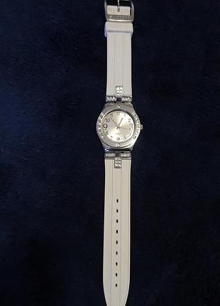 Женские часы swatch