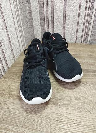 Кроссовки фирменные nike