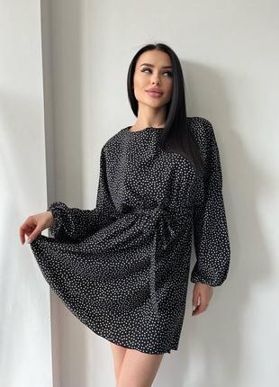 Женское короткое платье свободное с поясом нарядное черное в праздничное горошек6 фото