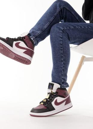 Кросівки nike air jordan 1 retro white black burgundy4 фото