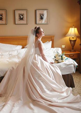 Весільна сукня кольору rose gold