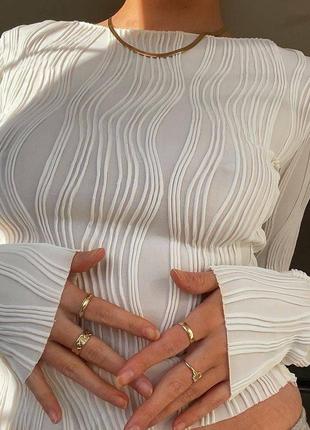Мегастильные лонгсливы с объемной текстурой в белом цвете🔝🔝5 фото