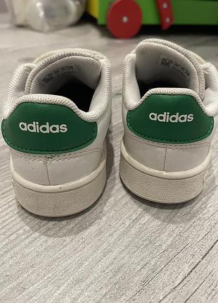 Кросівки adidas