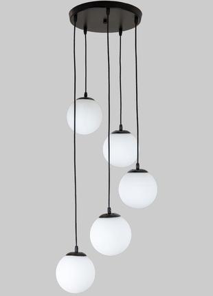 Чёрная люстра из белых шаров на 5 ламп (56-pr150f-5 bk+wh)