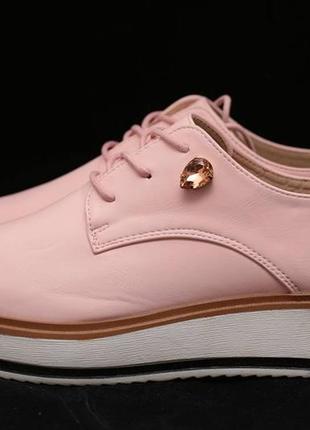 Туфли дерби capri bijoux (италия), бледно розового цвета с драгоценными камнями swarovski.2 фото