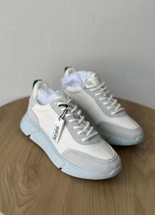 Новые белые / серые кроссовки 38 размер