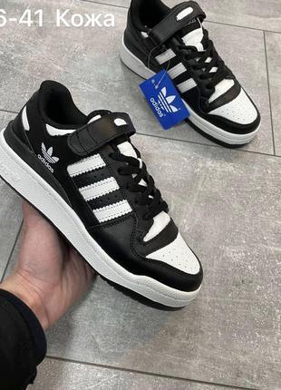 Стильные кроссовки adidas forum low черно белые