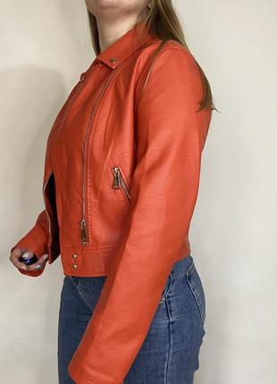 Крутая куртка оранжевого цвета4 фото