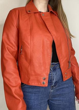 Крутая куртка оранжевого цвета3 фото
