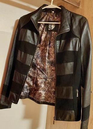 Жіноча куртка, натур.шкіра/замша, в хорошому стані