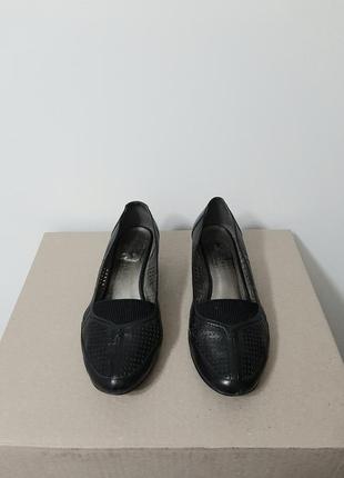 Туфли чёрные на среднем каблуке кожа женские р383 фото