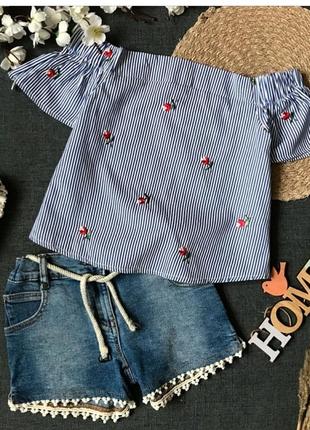 Комплект шорти та блуза