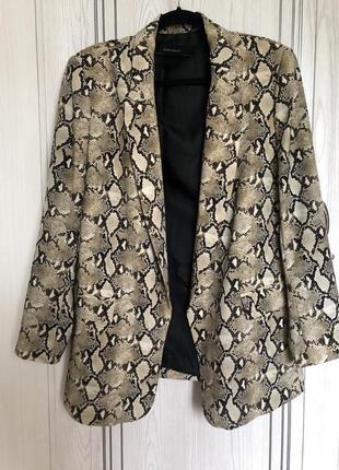 Zara пиджак змеиный принт1 фото