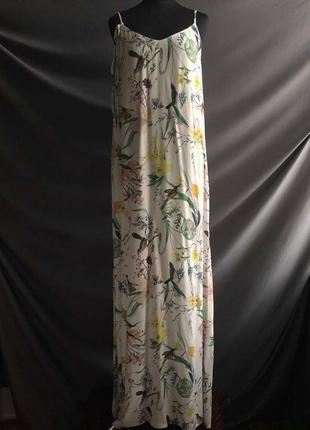 Длинное весеннее летнее платье макси разноцветное в цветочный принт от бренда mbym5 фото