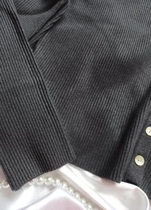 Укороченный кардиган трикотаж в рубчик темно серый графит с пуговицами укороченная блузка5 фото
