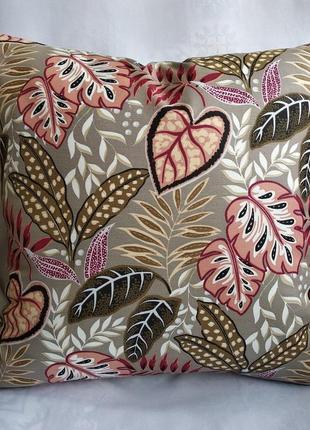 Декоративная наволочка 40*40 с листьями  для декора