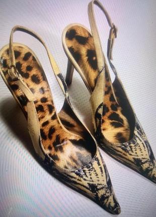 Туфли roberto cavalli,р.39-39,5, новые