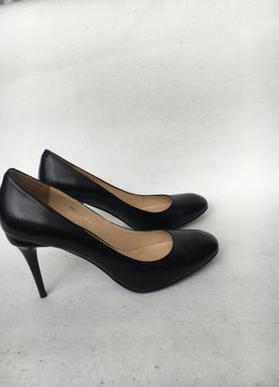 Шикарные кожаные туфли р.37 sharman
