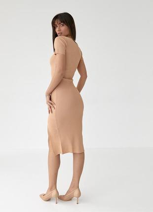 Облегающее платье в рубчик с разрезом - кофейный цвет, l (есть размеры)2 фото