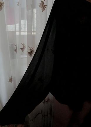 Шифоновая блузка с кружевной вставкой