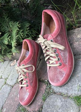 Туфлі жіночі, шкіряні 37 розміру.  виготовлені в іспанії.