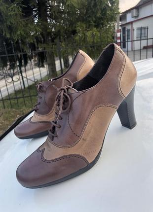 Жіночі шкіряні ботильйони від 36 до 40 розміру.  виробництво іспанії.