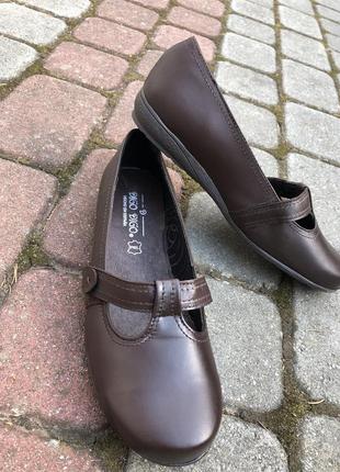 Туфли женские кожаные, коричневого цвета. производство испании.3 фото