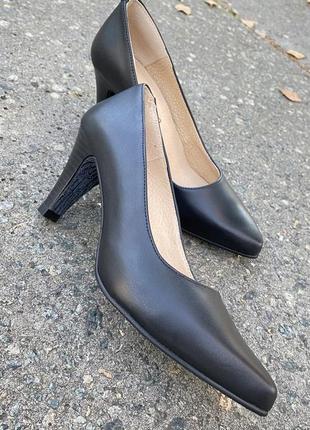Туфли женские классические на каблуке. производство испании.2 фото