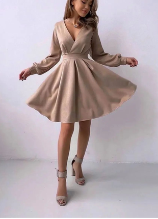 Нова сукня пудрового кольору