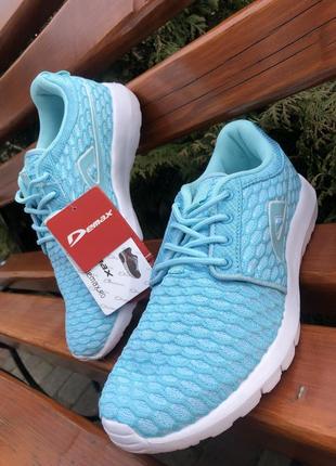 Кросівки жіночі блакитні 37,38,39,40 розміру (маломірять)