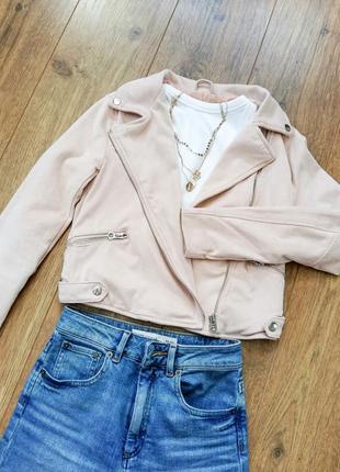 Коротка куртка косуха bershka