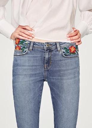 Джинсовые штаны скинни джинсы с вышивкой и необработанной кромкой от zara2 фото