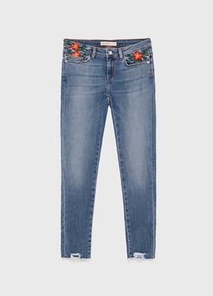 Джинсовые штаны скинни джинсы с вышивкой и необработанной кромкой от zara3 фото