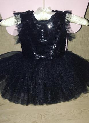 Черное платье паетка на 1-1,5 годика