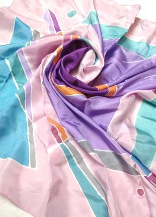 Шикарный большой шелковый платок в лилово-сиреневом цвете.2 фото