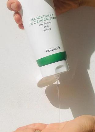 Гель-пенка для умывания с экстрактом чайного дерева dr. ceuracle tea tree purifine 30 cleansing foam 150 мл5 фото