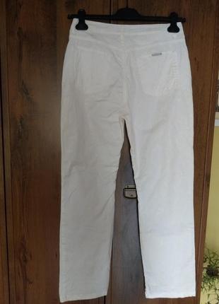 Белые прямые джинсы trussardi италия4 фото
