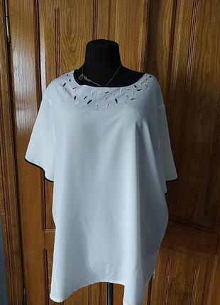 Блуза белая с декором батал