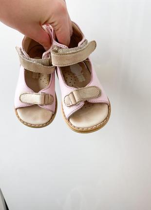 Кожаные босоножки