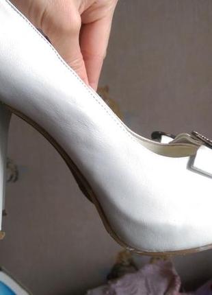 Нарядные белые туфли2 фото