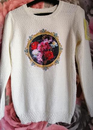 Легкий новий хороший светр з красивою нашивкою