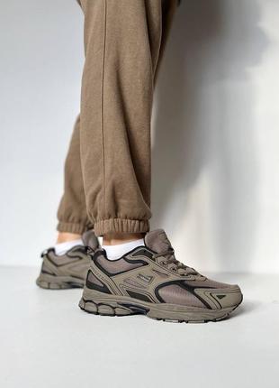 Кросівки на весну