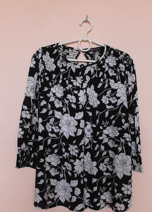 Черная блуза в белый цветочный принт, натуральная цветочная блузка, черно-белая блуза в цветы 52-54 г.