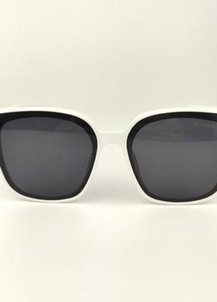 Сонцезахисні окуляри «water» з білою роговою оправою й темно-синьою лінзою3 фото