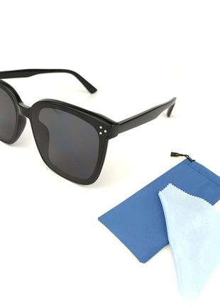 Сонцезахисні окуляри «grand» у чорній роговій оправі з чорною лінзою4 фото