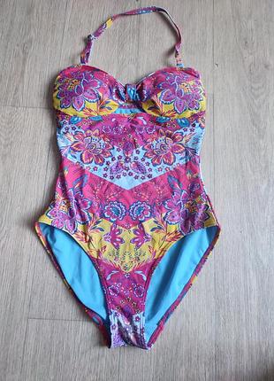 Суцільний купальник