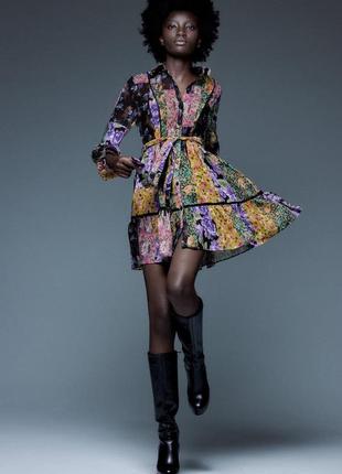 Яскрава сукня від zara.