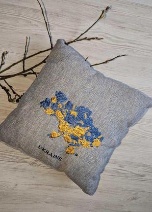 Подушка з патріотичною вишивкою з еко-матеріалу льон, україна