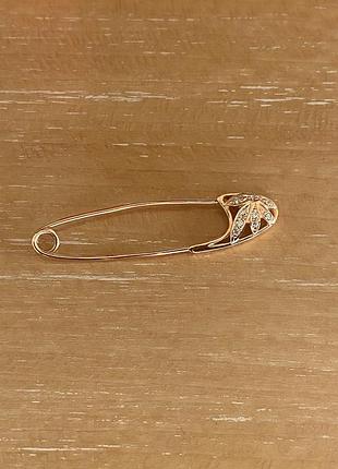 Золотая брошь булавка